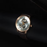 Kép betöltése a Galériamegjelenítőbe, Luxury watch (R22895025): watch face angled view left zoomed out

