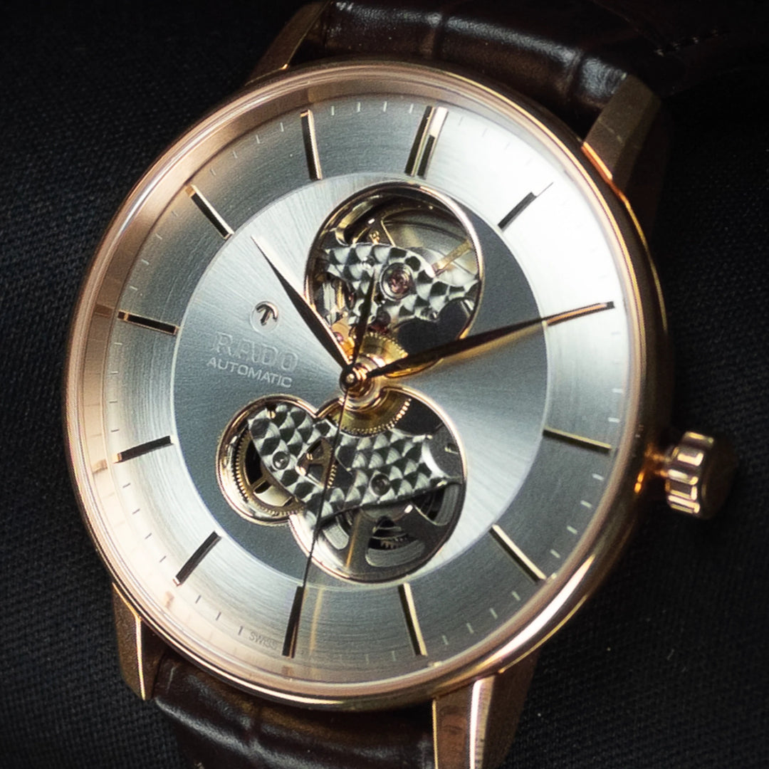 Luxury watch (R22895025): watch face angled view left
