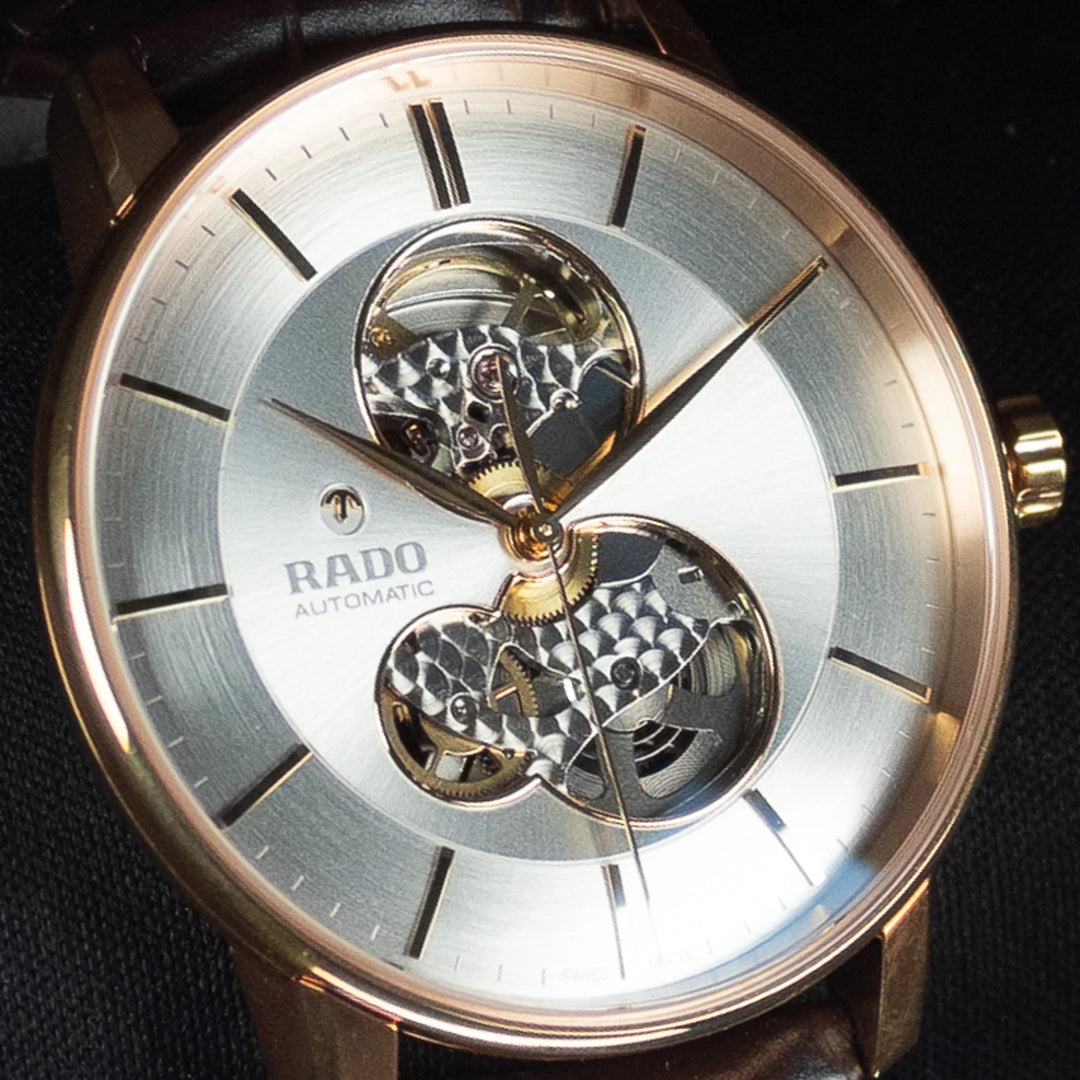 Luxury watch (R22895025): watch face angled view right