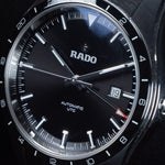 Load image into Gallery viewer, Luxury watch (R32050153): watch face angled view right
