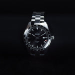 Load image into Gallery viewer, Luxury watch (R32050153): watch face zoomed out
