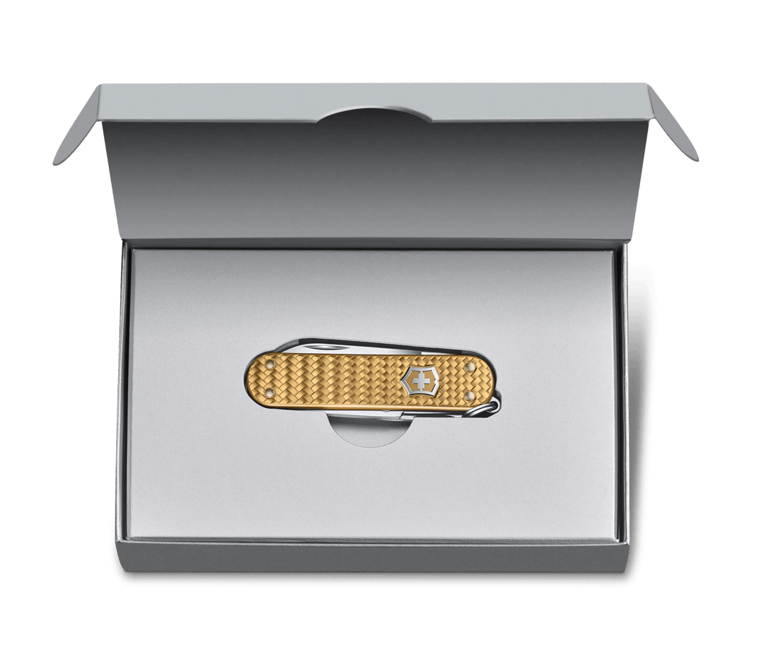 VICTORINOX 0.6221.408G Classic SD Precious Alox Knife