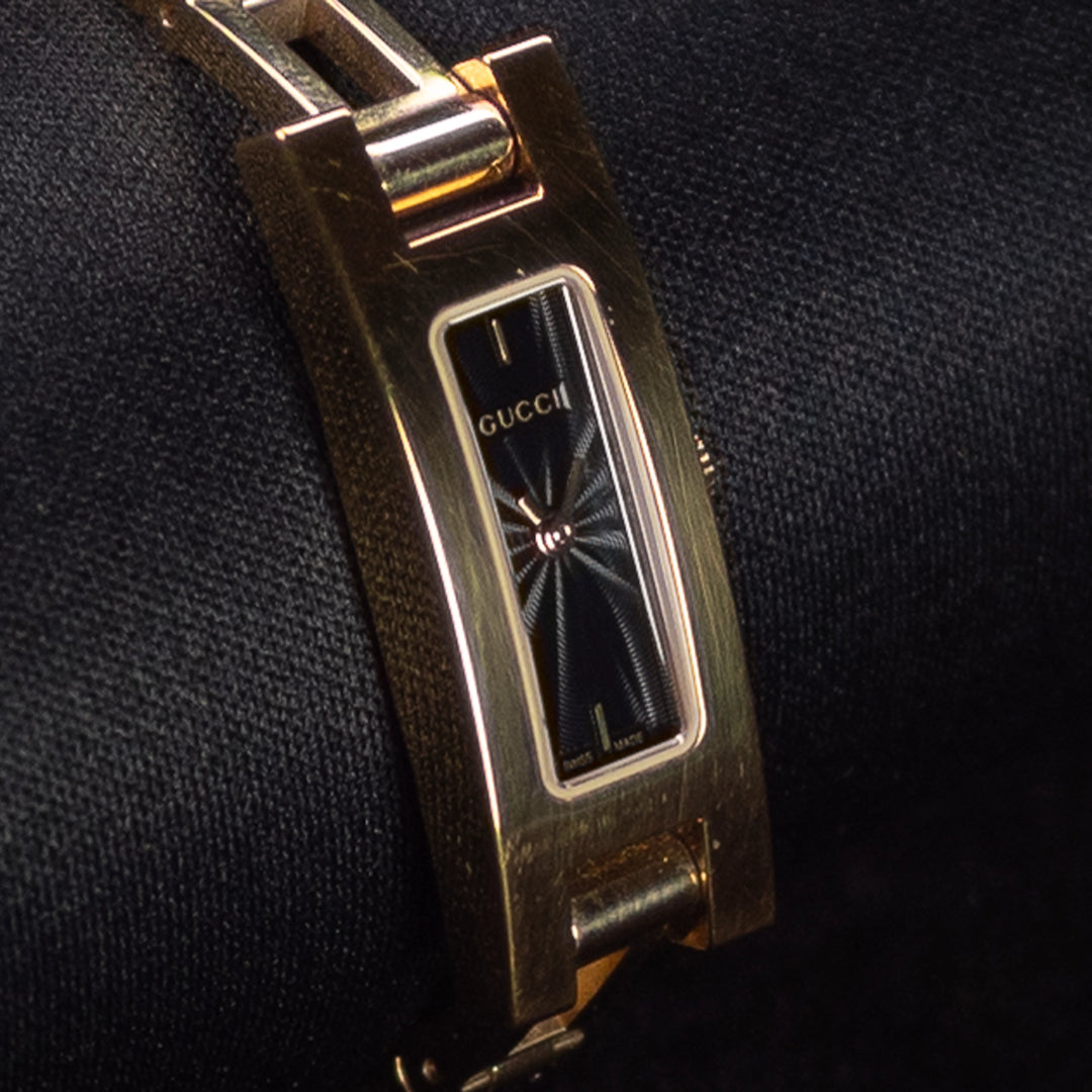 Luxury watch (YA039518): watch face angled view left