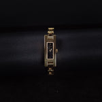 Kép betöltése a Galériamegjelenítőbe, Luxury watch (YA039518): watch face zoomed out

