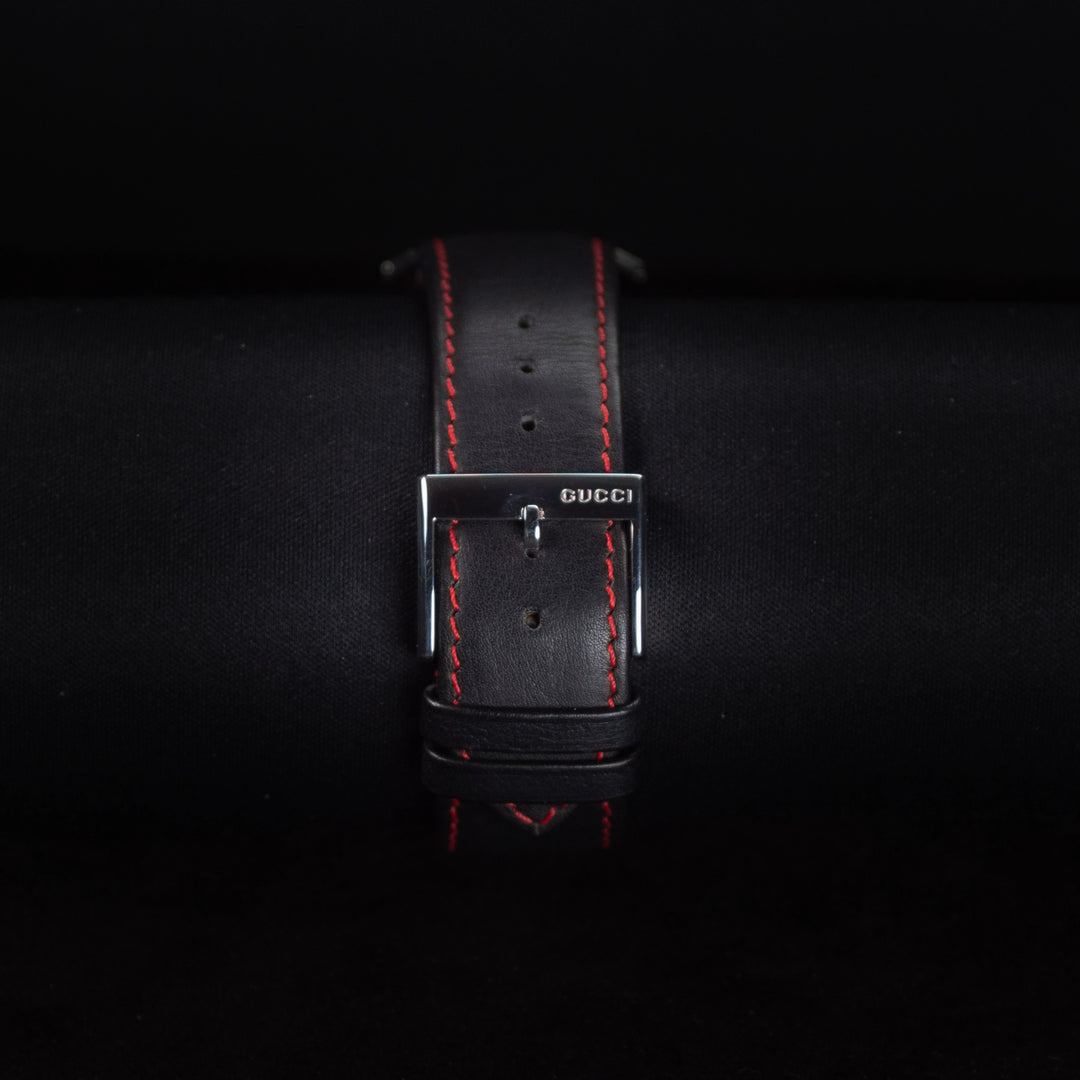 Luxury watch (YA055208): watch bracelet zoomed out