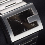 Kép betöltése a Galériamegjelenítőbe, Luxury watch (YA100315): watch face angled view left
