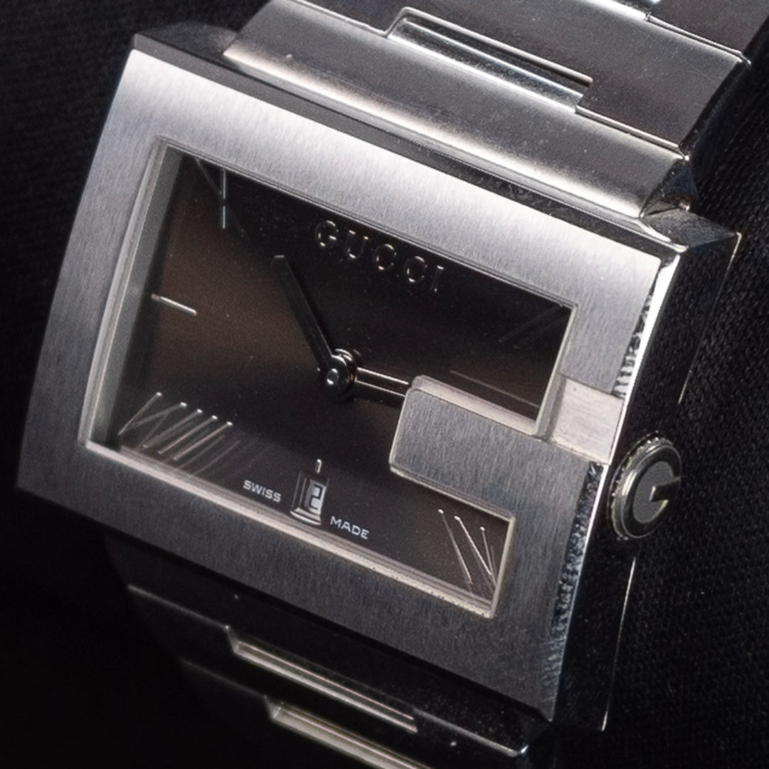 Luxury watch (YA100315): watch face angled view right