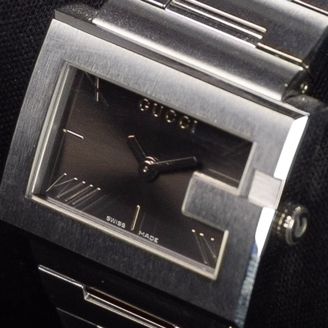 Luxury watch (YA100505): watch face angled view right