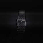 Kép betöltése a Galériamegjelenítőbe, Luxury watch (YA101301): watch bracelet zoomed out
