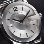 Kép betöltése a Galériamegjelenítőbe, Luxury watch (YA101406): watch face angled view left
