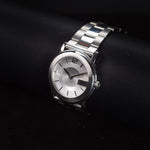 Kép betöltése a Galériamegjelenítőbe, Luxury watch (YA101406): watch face angled view right zoomed out
