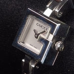 Kép betöltése a Galériamegjelenítőbe, Luxury watch (YA102535): watch face angled view right
