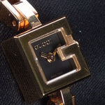 Kép betöltése a Galériamegjelenítőbe, Luxury watch (YA102575): watch face angled view left
