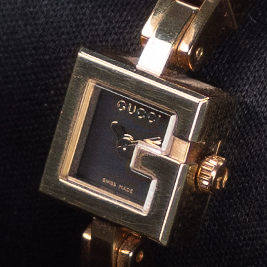 Luxury watch (YA102575): watch face angled view right