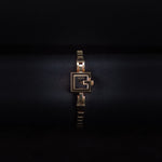 Kép betöltése a Galériamegjelenítőbe, Luxury watch (YA102575): watch face zoomed out

