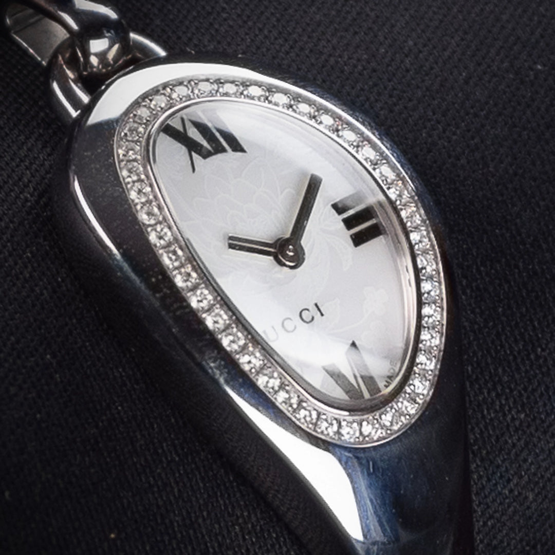 Luxury watch (YA103528): watch face angled view left