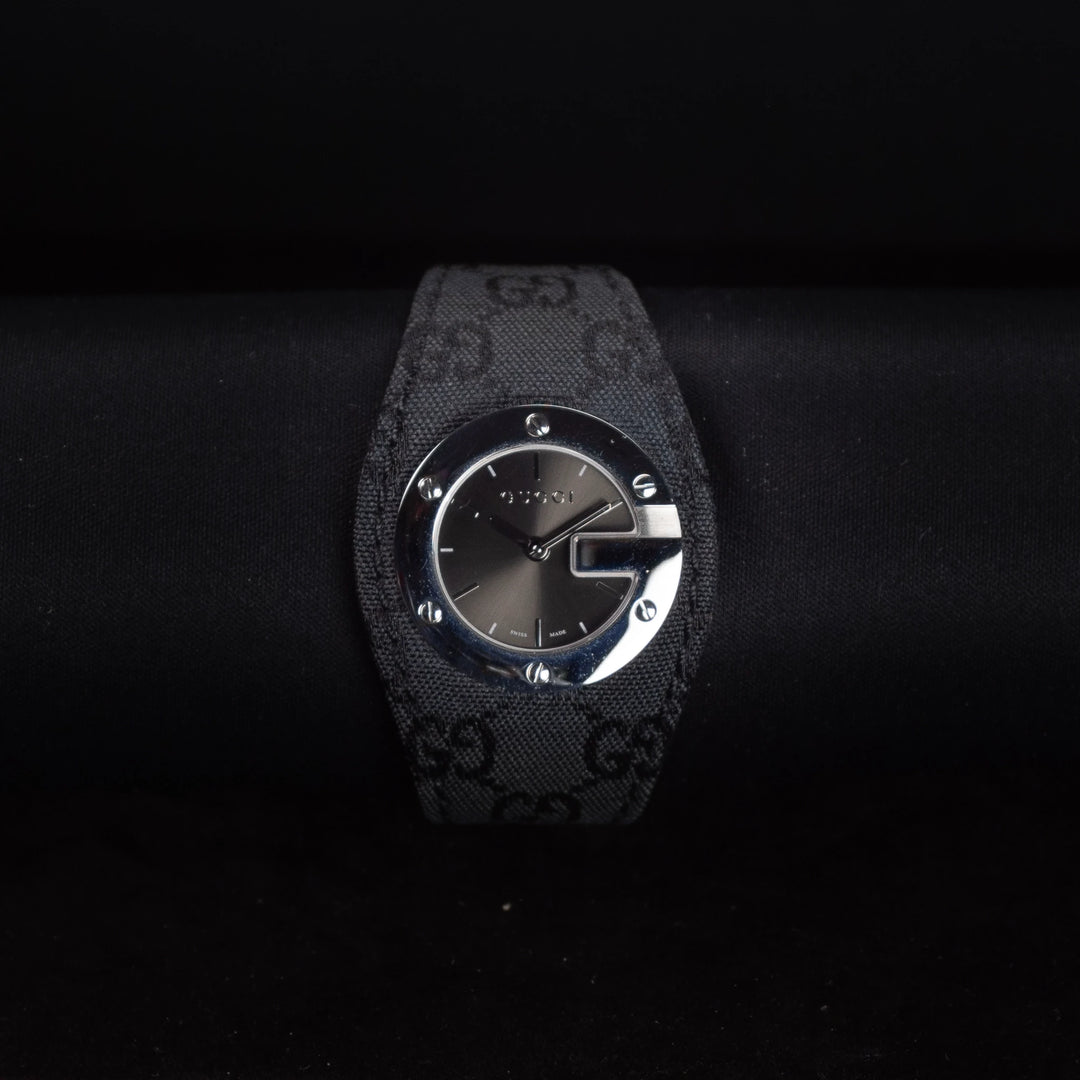 Luxury watch (YA104504): watch face zoomed out
