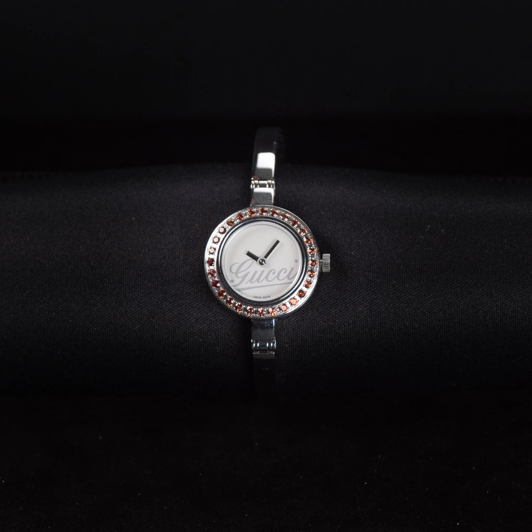 Luxury watch (YA105534): watch face zoomed out