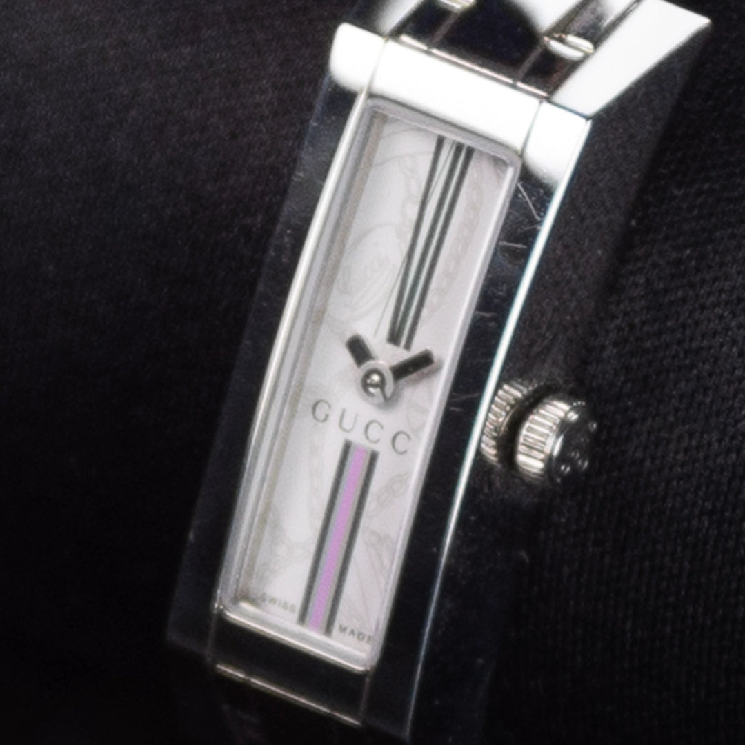 Luxury watch (YA110501): watch face angled view right