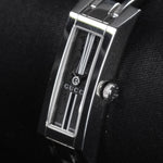 Kép betöltése a Galériamegjelenítőbe, Luxury watch (YA110502): watch face angled view right
