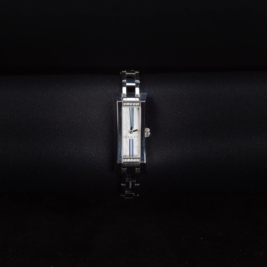 Luxury watch (YA110506): watch face zoomed out