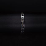 Kép betöltése a Galériamegjelenítőbe, Luxury watch (YA110512): watch bracelet zoomed out
