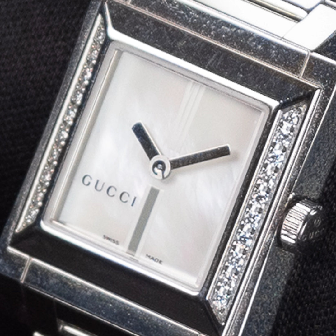 Luxury watch (YA111504): watch face angled view right