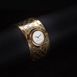 Kép betöltése a Galériamegjelenítőbe, Luxury watch (YA112412): watch face angled view left zoomed out
