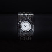 Luxury watch (YA112415): watch face zoomed out