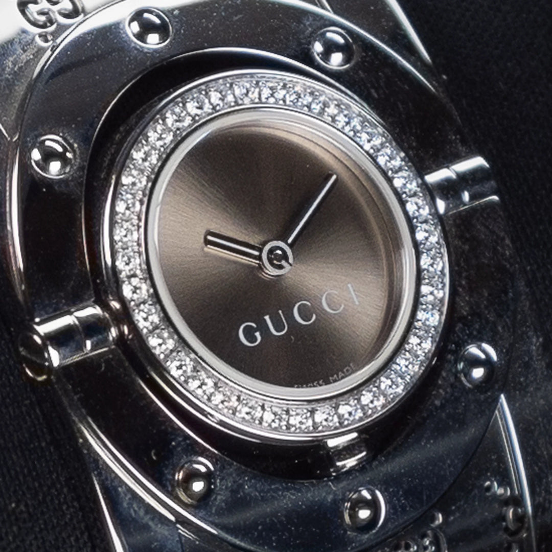 Luxury watch (YA112416): watch face angled view left