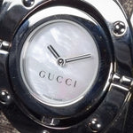 Kép betöltése a Galériamegjelenítőbe, Luxury watch (YA112418): watch face angled view right
