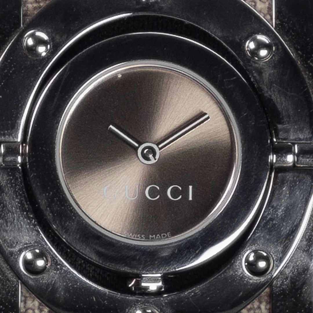 Luxury watch (YA112425): watch face