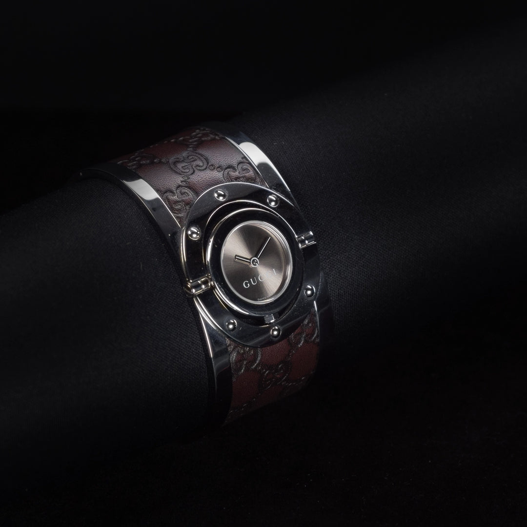 Luxury watch (YA112433): watch face angled view left zoomed out