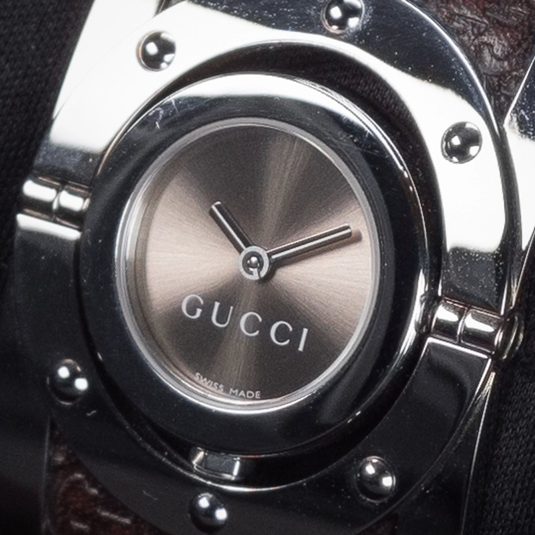 Luxury watch (YA112433): watch face angled view right