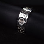 Kép betöltése a Galériamegjelenítőbe, Luxury watch (YA112503): watch face angled view right zoomed out
