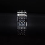 Kép betöltése a Galériamegjelenítőbe, Luxury watch (YA112510): watch bracelet zoomed out
