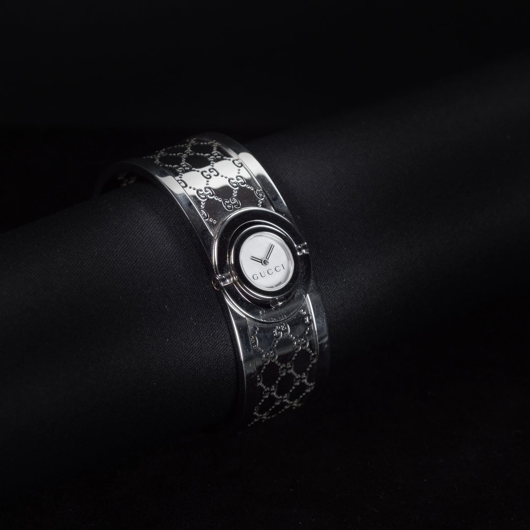 Luxury watch (YA112510): watch face angled view left zoomed out