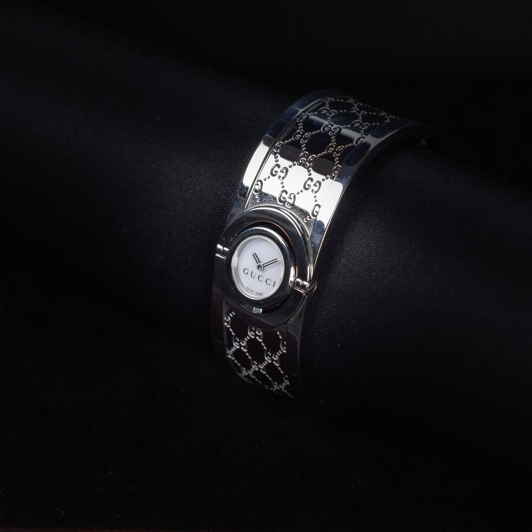Luxury watch (YA112510): watch face angled view right zoomed out