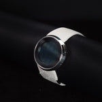 Kép betöltése a Galériamegjelenítőbe, Luxury watch (YA114403): watch face angled view right zoomed out
