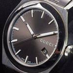 Kép betöltése a Galériamegjelenítőbe, Luxury watch (YA115201): watch face angled view right
