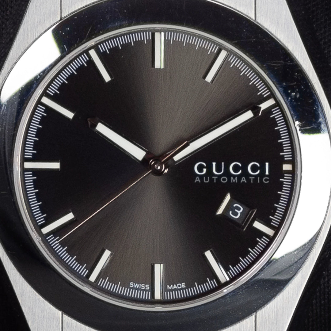 Luxury watch (YA115201): watch face