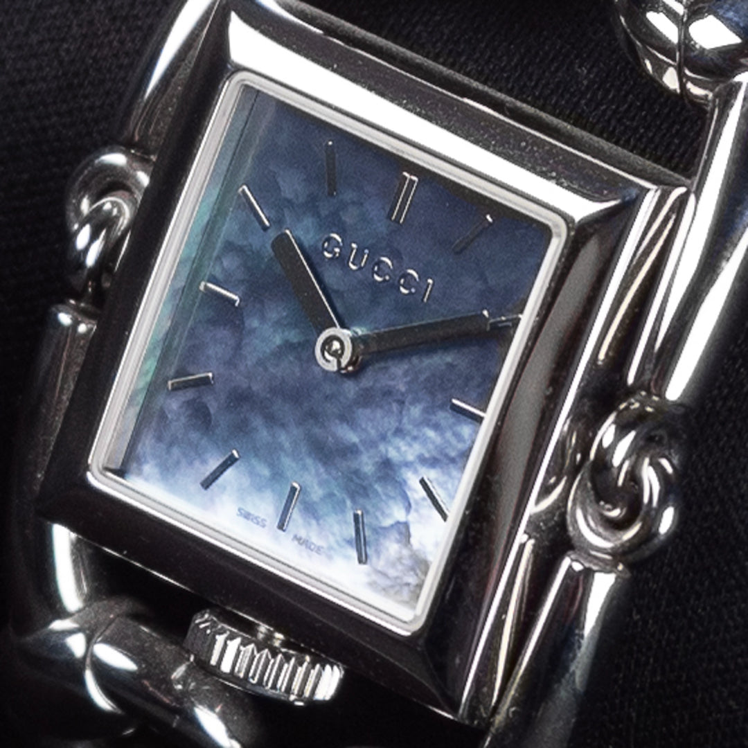 Luxury watch (YA116302): watch face angled view right