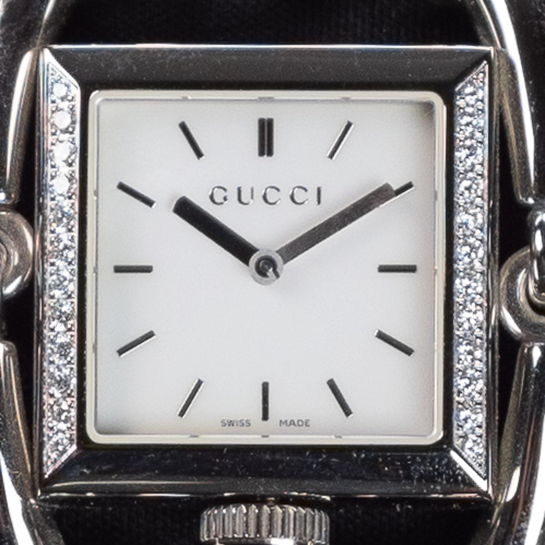 Luxury watch (YA116307): watch face