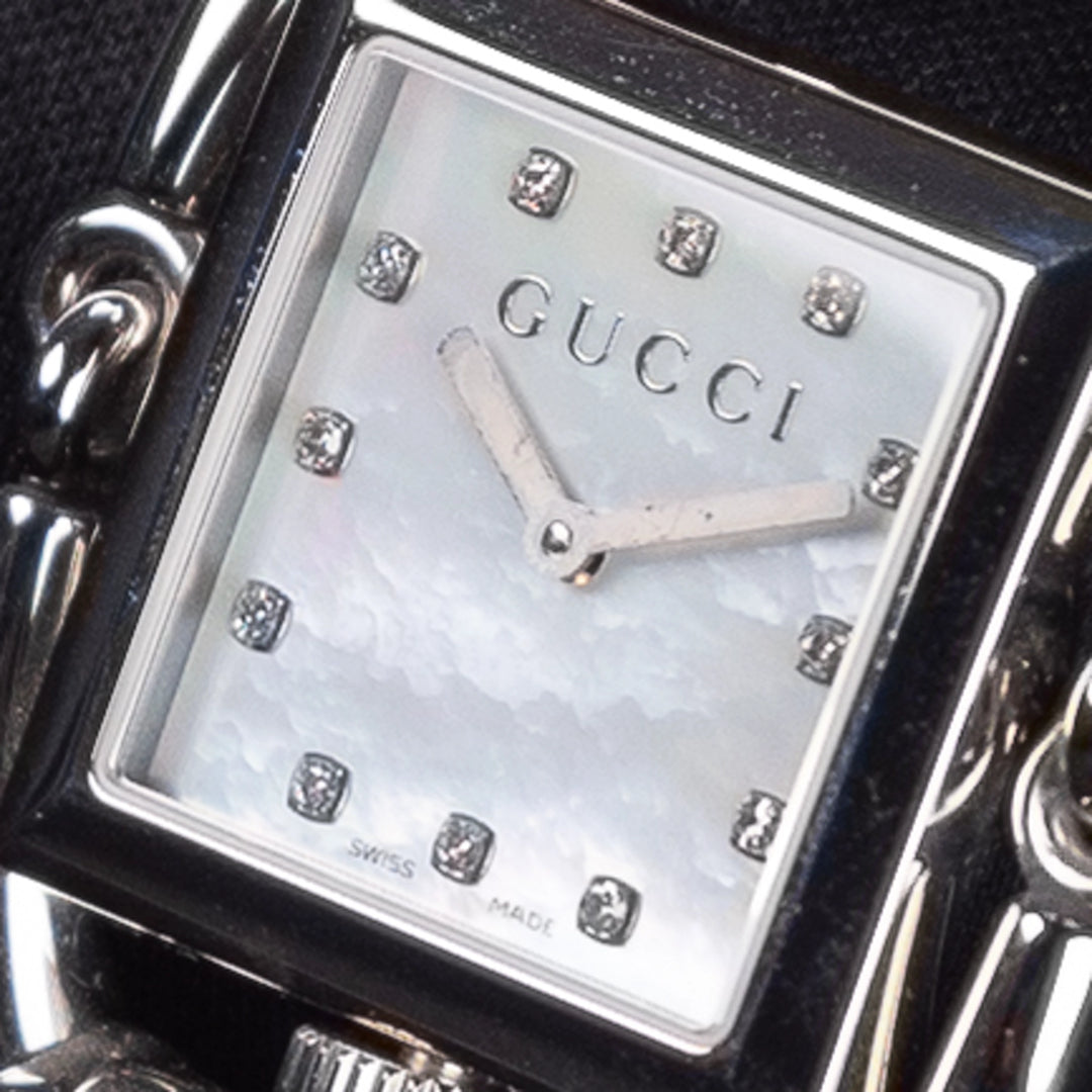 Luxury watch (YA116309): watch face angled view right