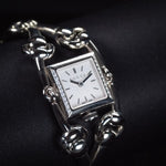 Kép betöltése a Galériamegjelenítőbe, Luxury watch (YA116505): watch face angled view left
