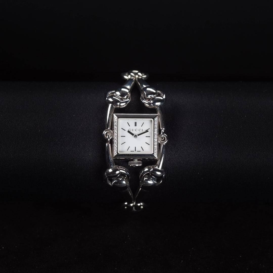 Luxury watch (YA116505): watch face zoomed out