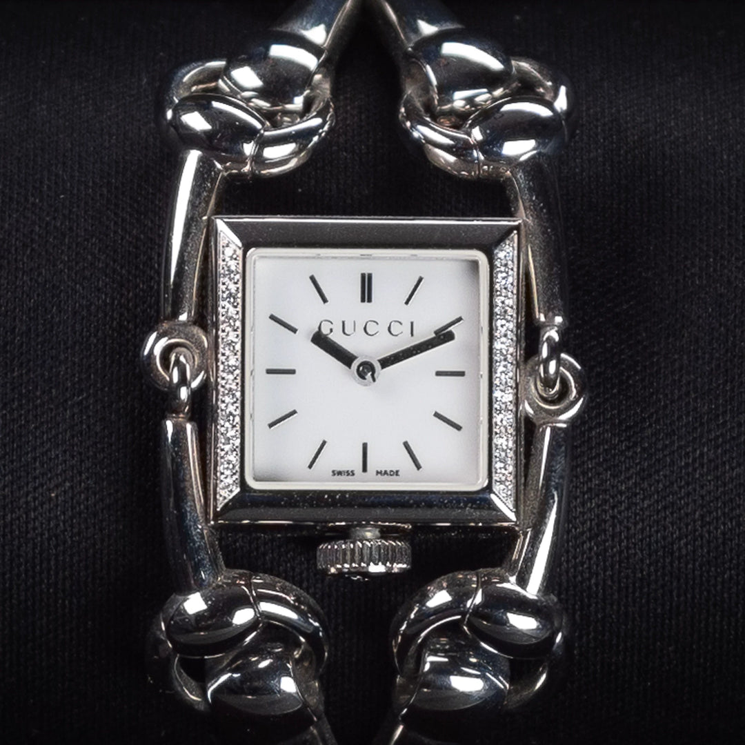 Luxury watch (YA116505): watch face