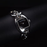 Kép betöltése a Galériamegjelenítőbe, Luxury watch (YA121301): watch face angled view left zoomed out
