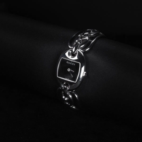 Luxury watch (YA121501): watch face angled view right zoomed out