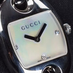 Kép betöltése a Galériamegjelenítőbe, Luxury watch (YA121504): watch face angled view left
